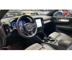 Volvo XC40 XC40 Core, B3 Mild Hybrid, Gasolina de 2023 con 13.615 Km por 36.900 EUR. en Madrid