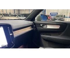 Volvo XC40 XC40 Core, B3 Mild Hybrid, Gasolina de 2023 con 13.615 Km por 36.900 EUR. en Madrid