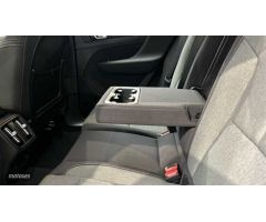 Volvo XC40 XC40 Core, B3 Mild Hybrid, Gasolina de 2023 con 13.615 Km por 36.900 EUR. en Madrid