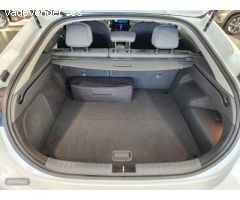 Hyundai Ioniq 1.6 GDI PHEV Tecno DCT de 2020 con 57.500 Km por 18.900 EUR. en Madrid