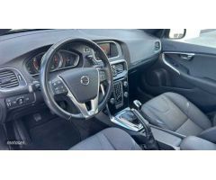 Volvo V 40 2.0 D2 MOMENTUM 120 5P de 2016 con 89.135 Km por 18.500 EUR. en Cordoba