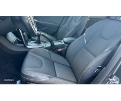 Volvo V 40 2.0 D2 MOMENTUM 120 5P de 2016 con 89.135 Km por 18.500 EUR. en Cordoba