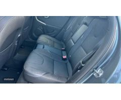 Volvo V 40 2.0 D2 MOMENTUM 120 5P de 2016 con 89.135 Km por 18.500 EUR. en Cordoba