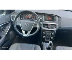 Volvo V 40 2.0 D2 MOMENTUM 120 5P de 2016 con 89.135 Km por 18.500 EUR. en Cordoba