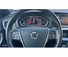 Volvo V 40 2.0 D2 MOMENTUM 120 5P de 2016 con 89.135 Km por 18.500 EUR. en Cordoba