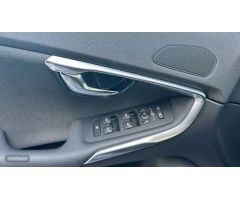 Volvo V 40 2.0 D2 MOMENTUM 120 5P de 2016 con 89.135 Km por 18.500 EUR. en Cordoba