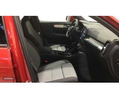 Volvo XC40 XC40 MODEL CORE de 2024 con 8 Km por 36.900 EUR. en Cantabria