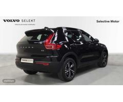 Volvo XC40 XC40 PLUS B3 MILD HYBRID GASOLINA de 2025 con 9 Km por 43.500 EUR. en Cantabria