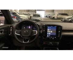 Volvo XC40 XC40 PLUS B3 MILD HYBRID GASOLINA de 2025 con 9 Km por 43.500 EUR. en Cantabria