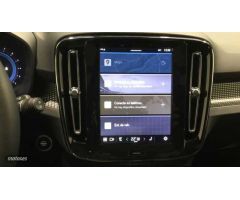 Volvo XC40 XC40 PLUS B3 MILD HYBRID GASOLINA de 2025 con 9 Km por 43.500 EUR. en Cantabria