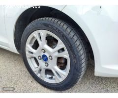 Ford Fiesta Trend 5p de 2013 con 171.000 Km por 5.800 EUR. en Jaen
