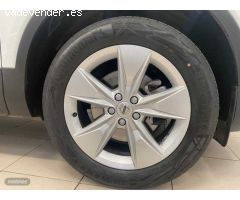 Volvo XC40 Core, B3 Mild Hybrid, Gasolina de 2024 con 35.300 Km por 31.900 EUR. en Navarra
