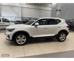 Volvo XC40 Core, B3 Mild Hybrid, Gasolina de 2024 con 35.300 Km por 31.900 EUR. en Navarra