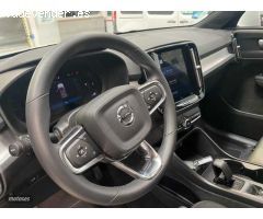 Volvo XC40 Core, B3 Mild Hybrid, Gasolina de 2024 con 35.300 Km por 31.900 EUR. en Navarra