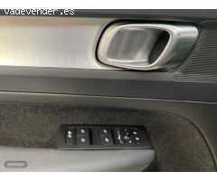 Volvo XC40 Core, B3 Mild Hybrid, Gasolina de 2024 con 35.300 Km por 31.900 EUR. en Navarra