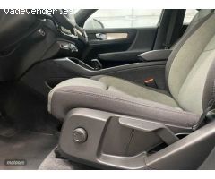 Volvo XC40 Core, B3 Mild Hybrid, Gasolina de 2024 con 35.300 Km por 31.900 EUR. en Navarra