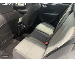 Volvo XC40 Core, B3 Mild Hybrid, Gasolina de 2024 con 35.300 Km por 31.900 EUR. en Navarra