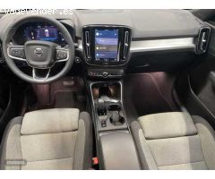Volvo XC40 Core, B3 Mild Hybrid, Gasolina de 2024 con 35.300 Km por 31.900 EUR. en Navarra