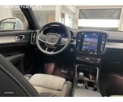 Volvo XC40 Core, B3 Mild Hybrid, Gasolina de 2024 con 35.300 Km por 31.900 EUR. en Navarra