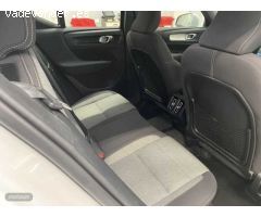 Volvo XC40 Core, B3 Mild Hybrid, Gasolina de 2024 con 35.300 Km por 31.900 EUR. en Navarra