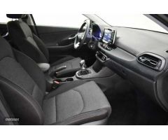 Hyundai i30 1.5 DPI Klass SLX 110 de 2024 con 10.871 Km por 19.990 EUR. en Guipuzcoa