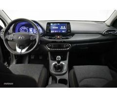 Hyundai i30 1.5 DPI Klass SLX 110 de 2024 con 10.871 Km por 19.990 EUR. en Guipuzcoa