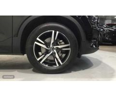 Volvo XC40 XC40 Plus, B3 Mild Hybrid, Gasolina, Dark de 2023 con 35.168 Km por 34.900 EUR. en Cantab