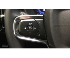 Volvo XC40 XC40 Plus, B3 Mild Hybrid, Gasolina, Dark de 2023 con 35.168 Km por 34.900 EUR. en Cantab