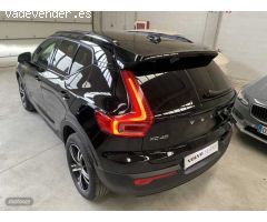Volvo XC40 XC40 T3 R-Design Automatico de 2020 con 70.028 Km por 31.900 EUR. en Navarra