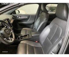 Volvo XC40 XC40 T3 R-Design Automatico de 2020 con 70.028 Km por 31.900 EUR. en Navarra