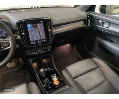 Volvo XC40 XC40 T3 R-Design Automatico de 2020 con 70.028 Km por 31.900 EUR. en Navarra