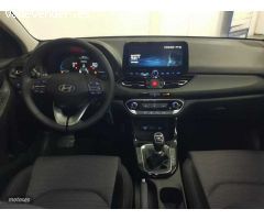 Hyundai i30 1.5 DPI Klass 96 de 2024 con 6 Km por 22.200 EUR. en Granada
