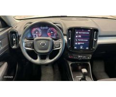Volvo XC40 1.5 T2 MOMENTUM CORE 129 CV de 2021 con 104.948 Km por 22.900 EUR. en A Coruna
