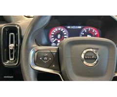 Volvo XC40 1.5 T2 MOMENTUM CORE 129 CV de 2021 con 104.948 Km por 22.900 EUR. en A Coruna