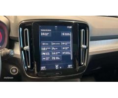Volvo XC40 1.5 T2 MOMENTUM CORE 129 CV de 2021 con 104.948 Km por 22.900 EUR. en A Coruna