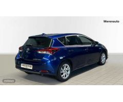 Toyota Auris 1.8 VVT-I HYBRID ACTIVE 136 CV de 2016 con 117.356 Km por 14.700 EUR. en A Coruna