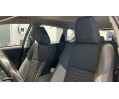 Toyota Auris 1.8 VVT-I HYBRID ACTIVE 136 CV de 2016 con 117.356 Km por 14.700 EUR. en A Coruna