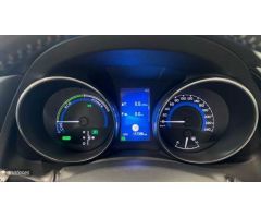 Toyota Auris 1.8 VVT-I HYBRID ACTIVE 136 CV de 2016 con 117.356 Km por 14.700 EUR. en A Coruna