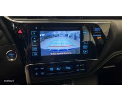 Toyota Auris 1.8 VVT-I HYBRID ACTIVE 136 CV de 2016 con 117.356 Km por 14.700 EUR. en A Coruna