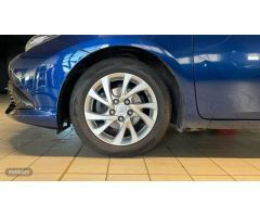 Toyota Auris 1.8 VVT-I HYBRID ACTIVE 136 CV de 2016 con 117.356 Km por 14.700 EUR. en A Coruna