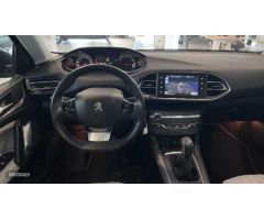 Peugeot 308 1.2 ALLURE 130 CV de 2016 con 85.319 Km por 11.900 EUR. en A Coruna