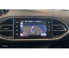 Peugeot 308 1.2 ALLURE 130 CV de 2016 con 85.319 Km por 11.900 EUR. en A Coruna