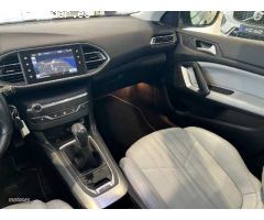 Peugeot 308 1.2 ALLURE 130 CV de 2016 con 85.319 Km por 11.900 EUR. en A Coruna
