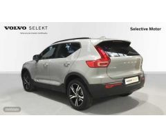 Volvo XC40 XC40 PLUS B3 MILD HYBRID GASOLINA de 2025 con 1 Km por 41.500 EUR. en Cantabria