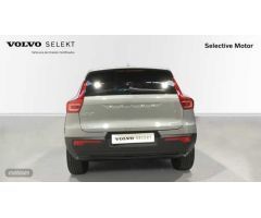 Volvo XC40 XC40 PLUS B3 MILD HYBRID GASOLINA de 2025 con 1 Km por 41.500 EUR. en Cantabria