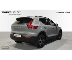 Volvo XC40 XC40 PLUS B3 MILD HYBRID GASOLINA de 2025 con 1 Km por 41.500 EUR. en Cantabria
