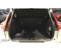Volvo XC40 XC40 PLUS B3 MILD HYBRID GASOLINA de 2025 con 1 Km por 41.500 EUR. en Cantabria