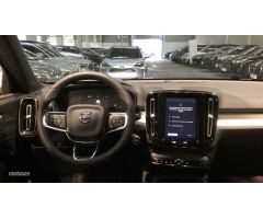 Volvo XC40 XC40 PLUS B3 MILD HYBRID GASOLINA de 2025 con 1 Km por 41.500 EUR. en Cantabria