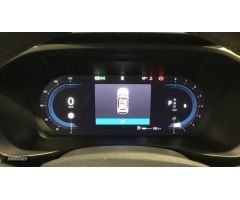 Volvo XC40 XC40 PLUS B3 MILD HYBRID GASOLINA de 2025 con 1 Km por 41.500 EUR. en Cantabria