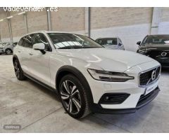 Volvo V 60 V60 Cross Country Pro D4 AWD Automatico de 2019 con 91.467 Km por 33.850 EUR. en Navarra